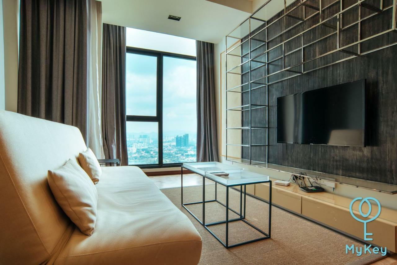 Premium Suite with bathtub,830913992:JPEG